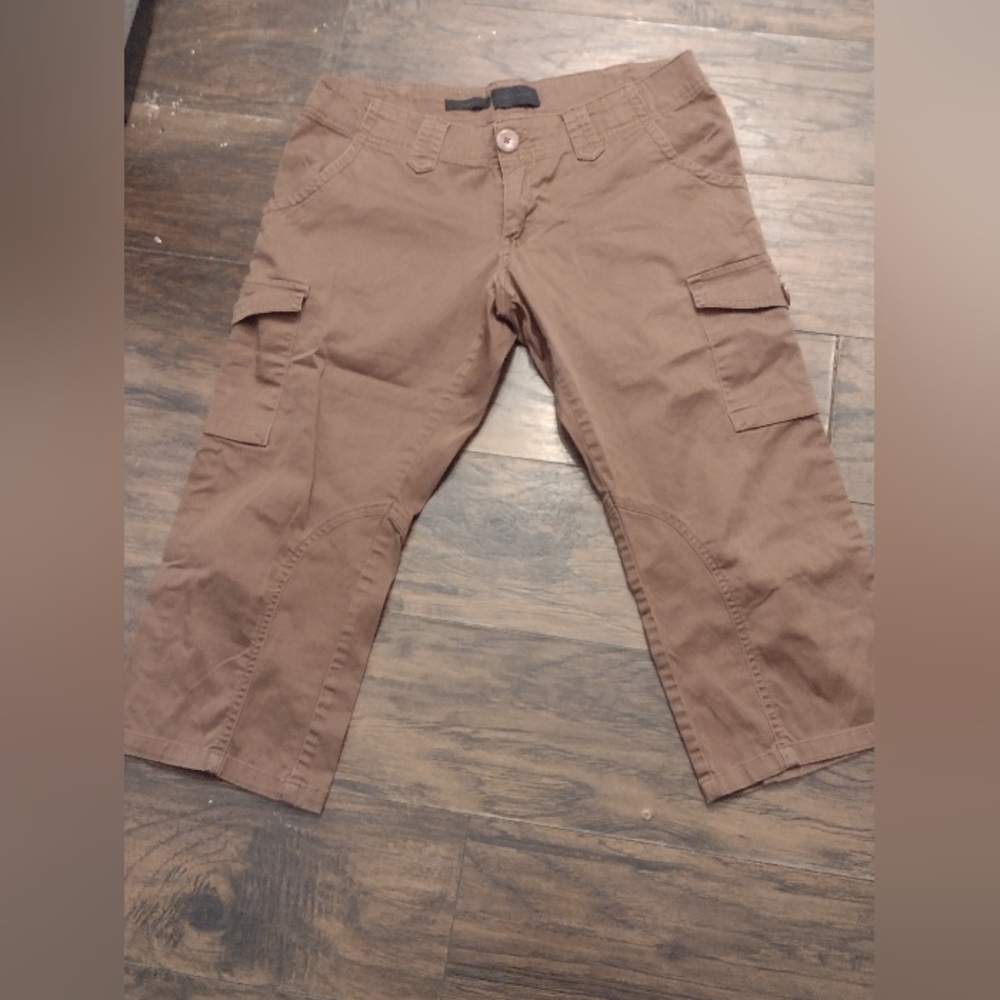 The Limited Brown Capris Relaxed Fit Size 8.